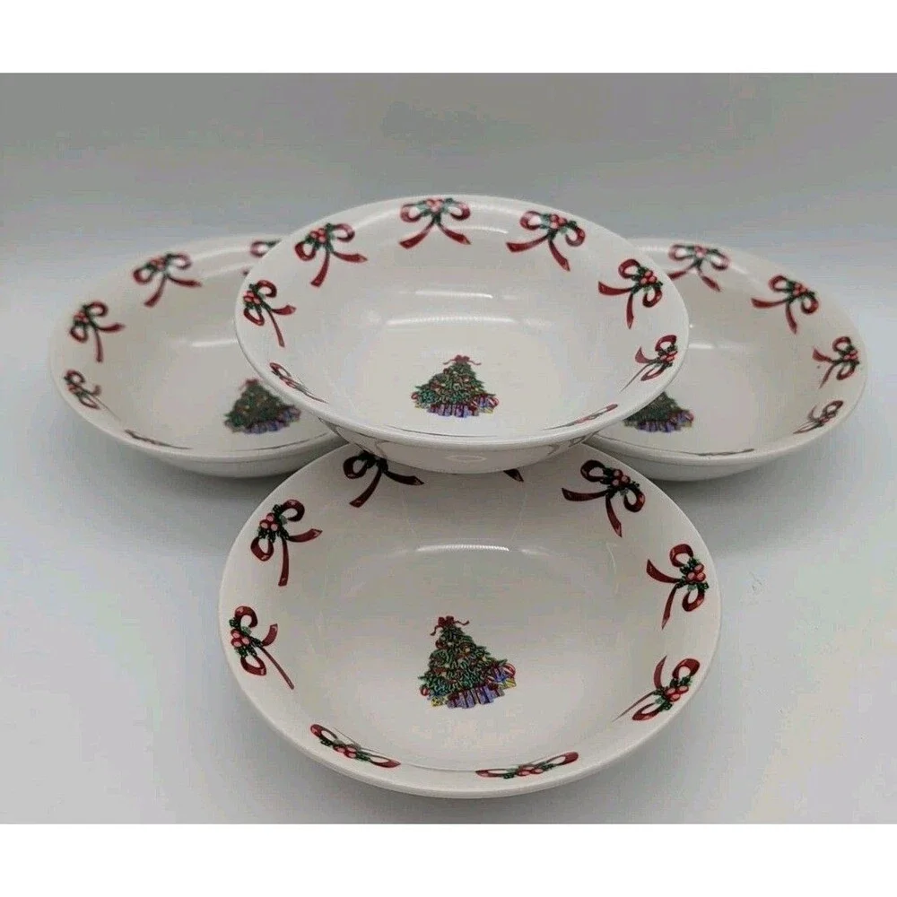 Set Of 4 Gibson Christmas Morning 6” Cereal Bowls  Tree Presents